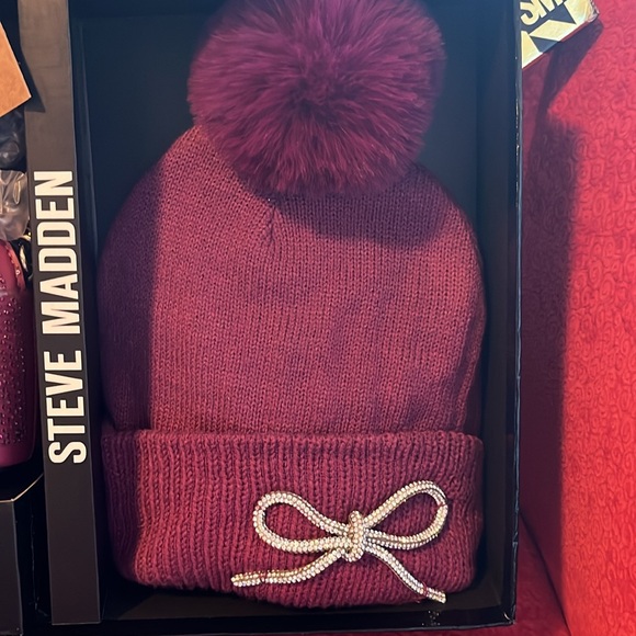 STEVE MADDEN - Picture 3 of 12